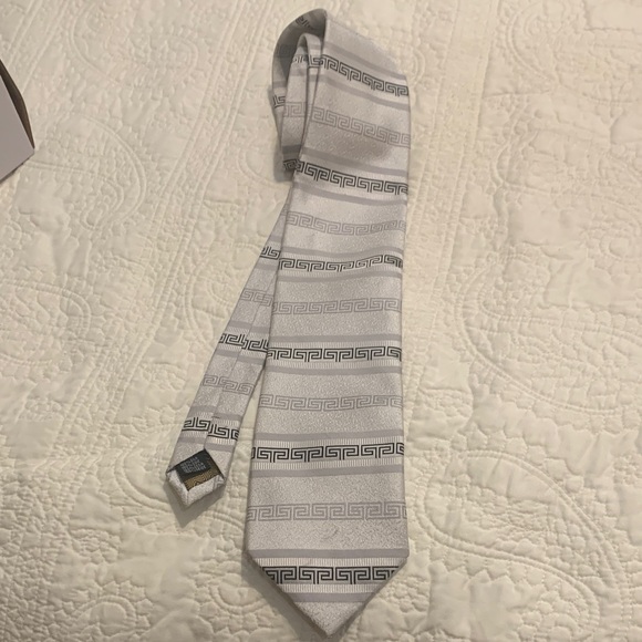 Steven Land Silver & Black Geometric Men’s Tie 100% Silk PreOwned Needs Cleaning - Picture 1 of 6